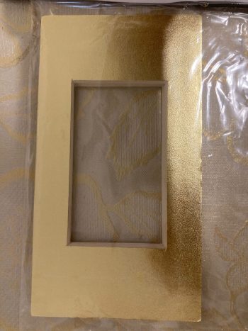 Moldura  13x7 cm na cor  Dourada