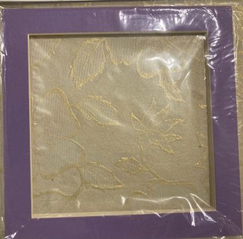 Moldura  18x18 cm na cor  Lilás