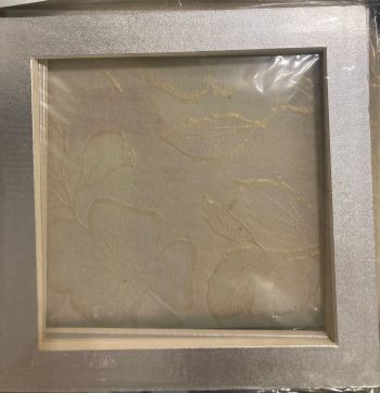 Moldura  18x18 cm na cor  Prata