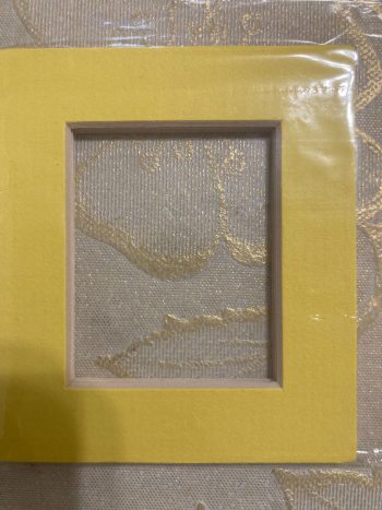 Moldura  7x8 cm na cor  Amarelo