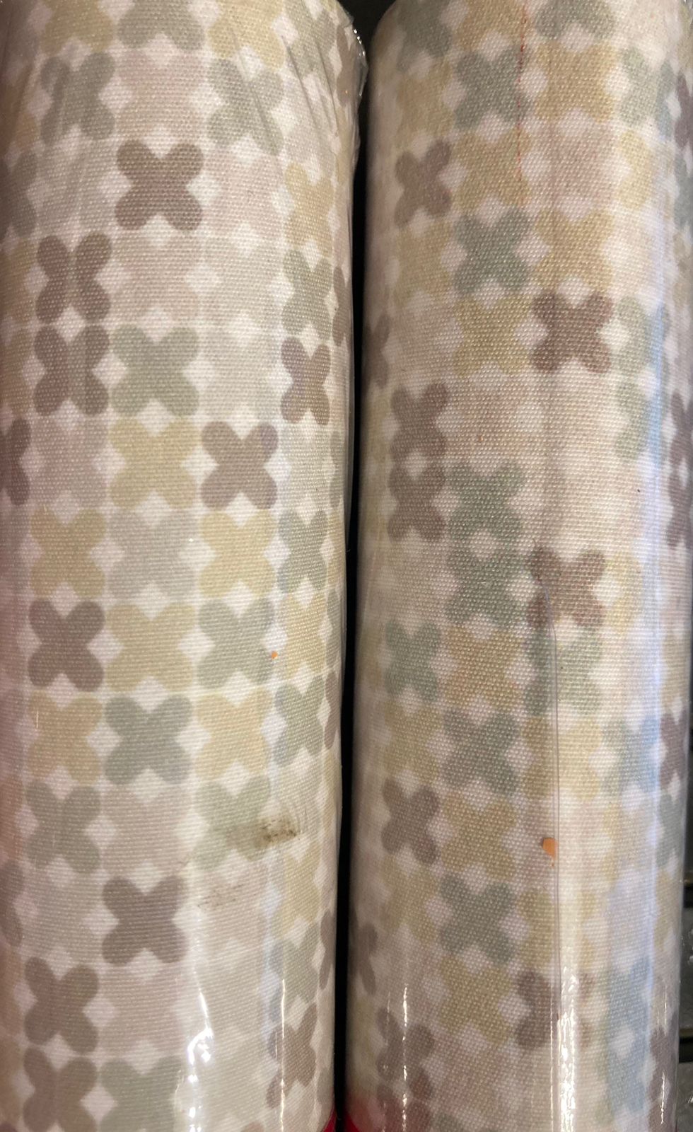 Tecido Adesivado Cruz Bege